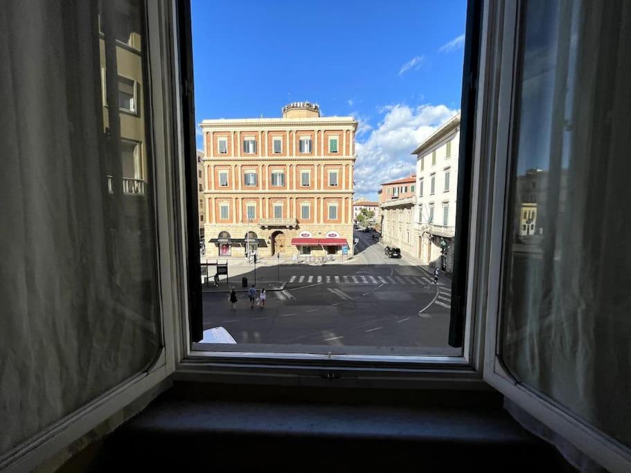 Loft Storico In Pieno Centro! Appartement Livorno Buitenkant foto